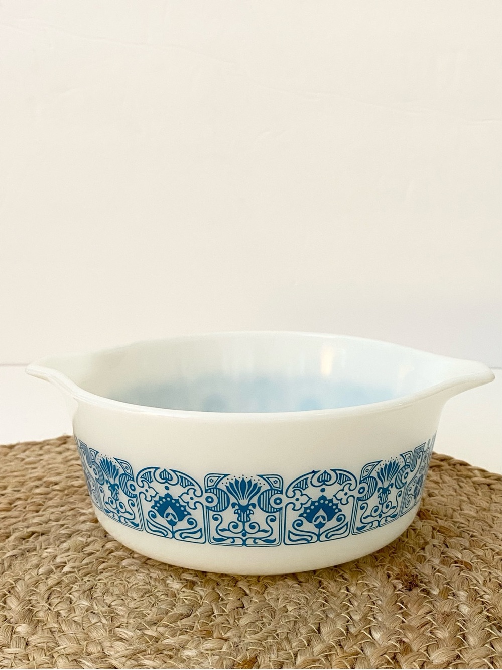 vintage PYREX Horizon 1.5 pint Casserole Dish (472) in Blue & White - Picture 4 of 8